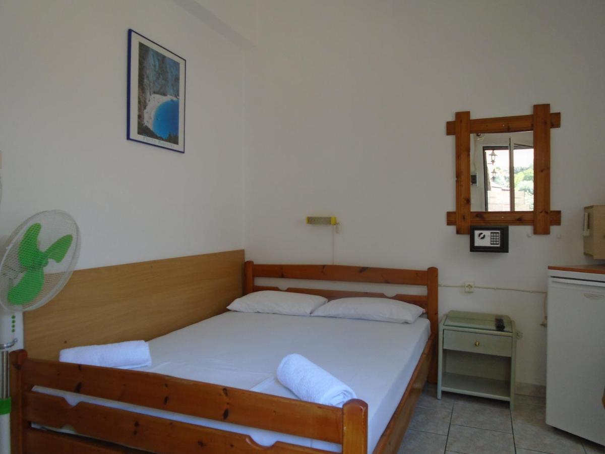 Orfeas Rooms Vassiliki Esterno foto